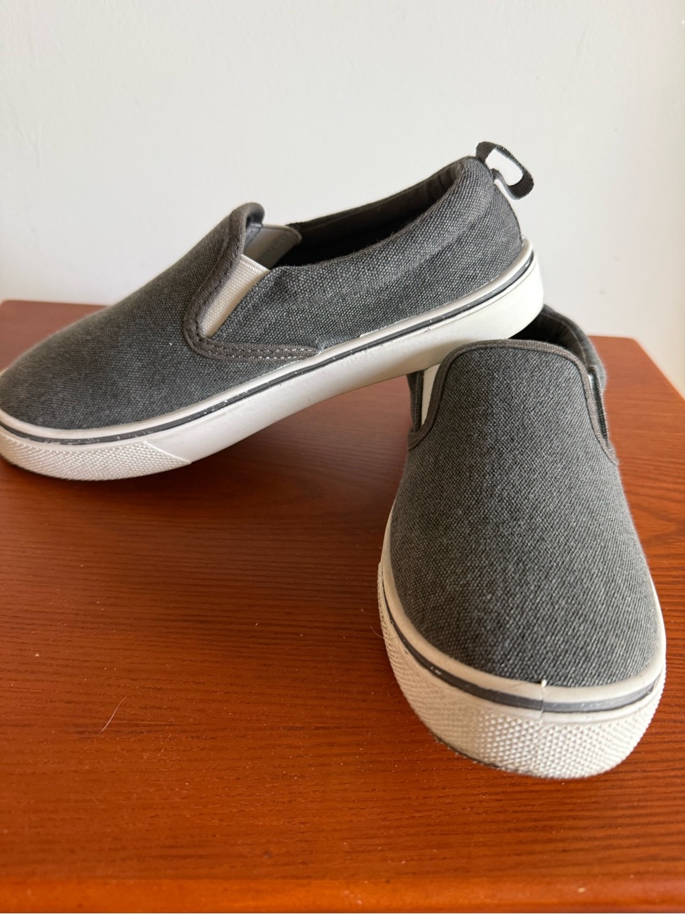 Scandinavian  big girls grey canvas footwear Euro size 37